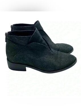 Eileen Fisher capsule wardrobe minimalist snakeskin leather ankle boot size 6.5